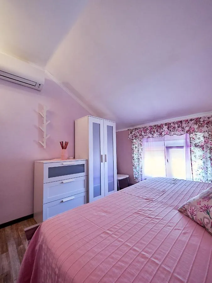 Villa Neval Gostinjac 0*,  Kroatien